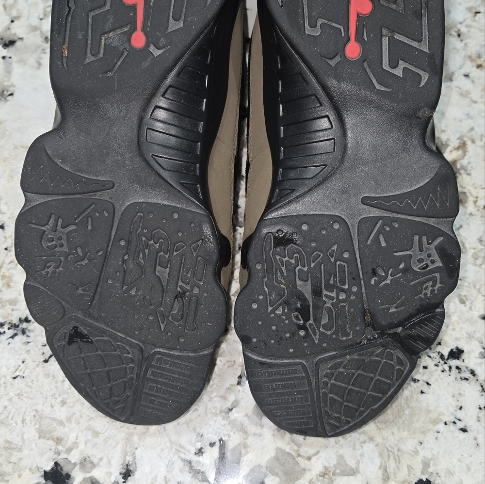Jordan 9 - Picture 3 of 5